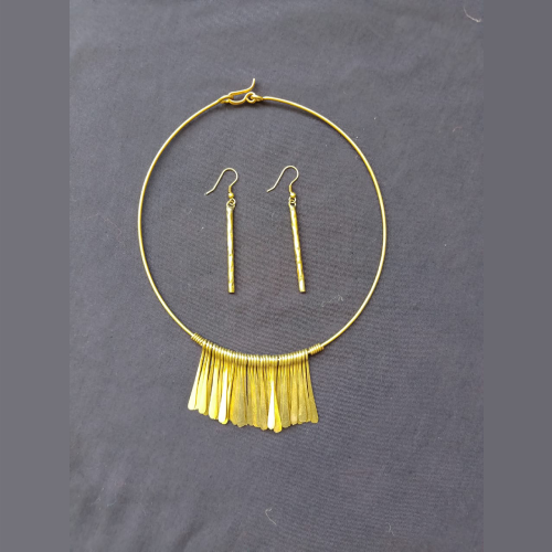 Golden Elegant Necklace With Earings